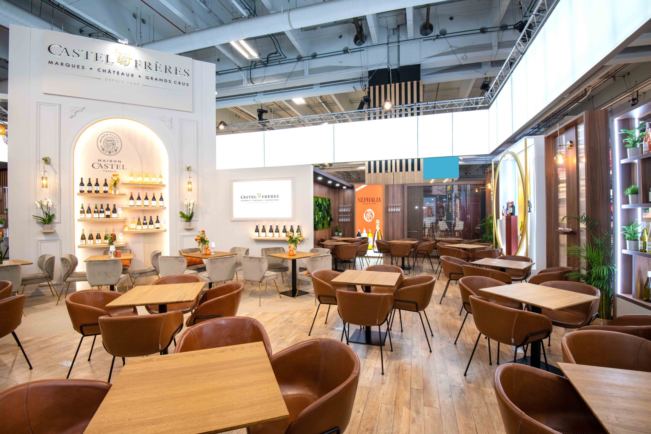 https://mythiqs.fr/wp-content/uploads/2025/11/WINE-PARIS-2025_CASTEL_©Photo-Faust-Favart-02BD.jpg